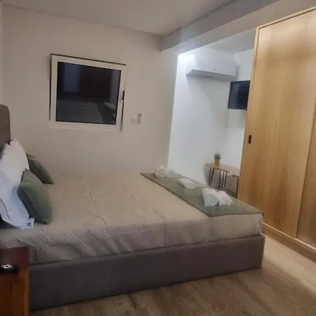 Serracao House