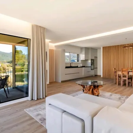펜션 Serracao House *